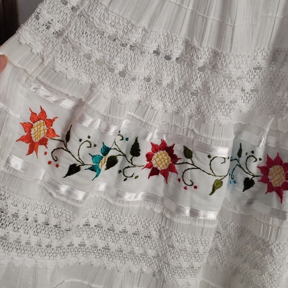 Hand made dress From Mexico . - Picture 2 of 8